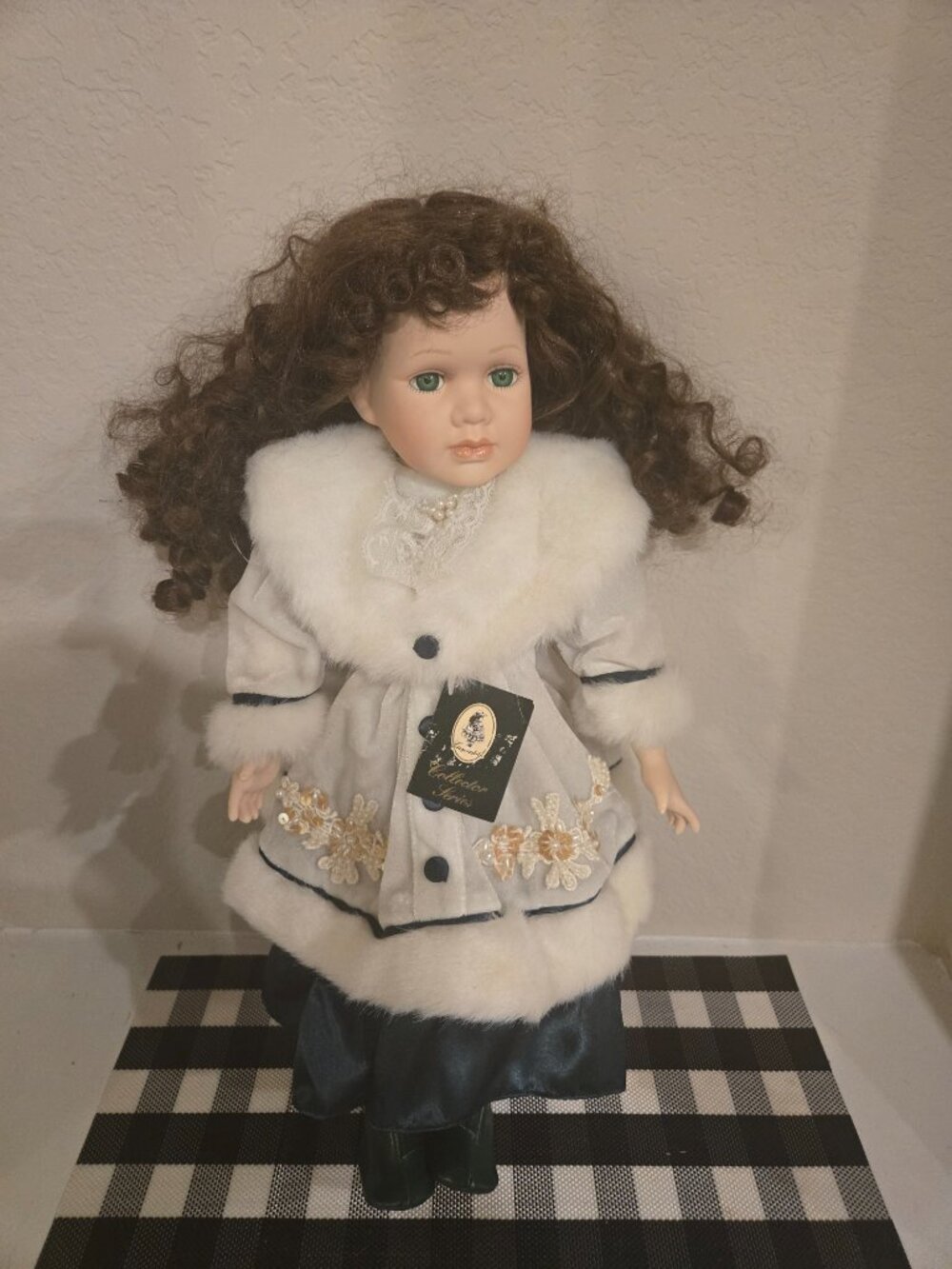 GEPPEDDO Collections Series Porcelain doll - Picture 2 of 13